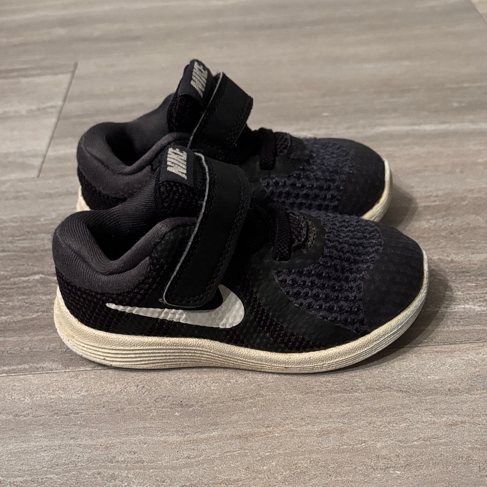 Nike Kids Infant Black and White Sneakers